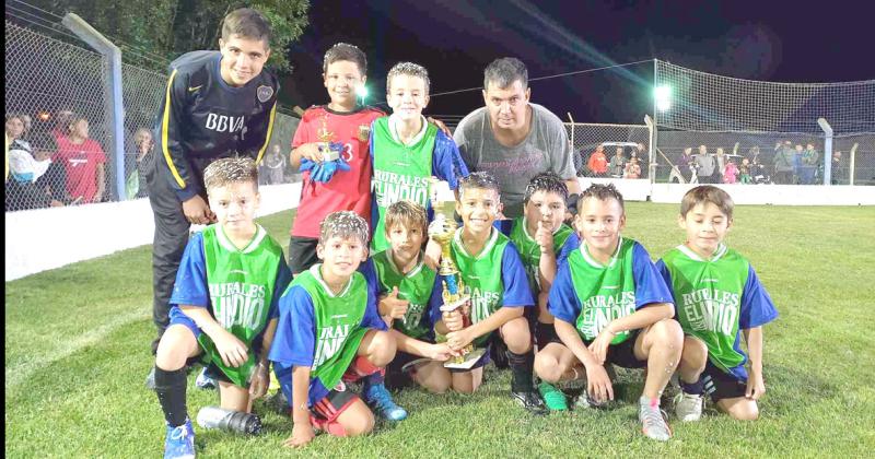 El torneo de baby fuacutetbol del club Lilaacuten conoce sus campeones