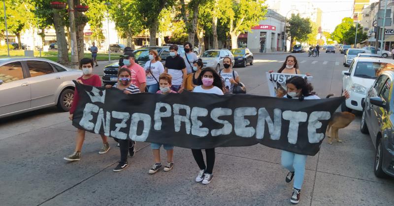 Familiares y amigos de Enzo Marconi marcharon por las calles de la ciudad