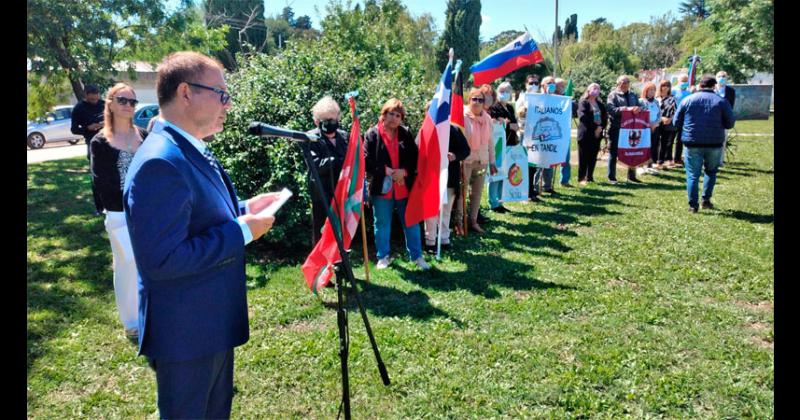 En Loma Negra inauguraron el Monumento a los Eslovenos 