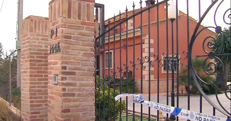 Vivienda de Elche (Alicante España) en la que un chico de 15 años ha matado a sus padres y a su hermano