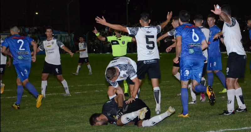 Liniers le ganoacute a Ferro y jugaraacute por el ascenso al Federal A