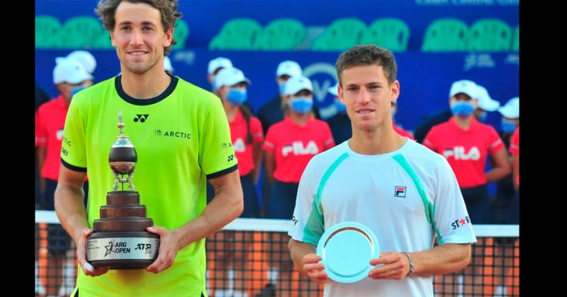 Diego Schwartzman en la premiación tras perder con Casper Ruud