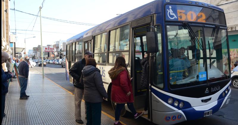 Nacioacuten aumenta 40-en-porciento- las compensaciones al transporte puacuteblico del interior 