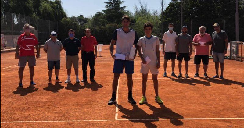 Los finalista durante la premiación en La Pedrera