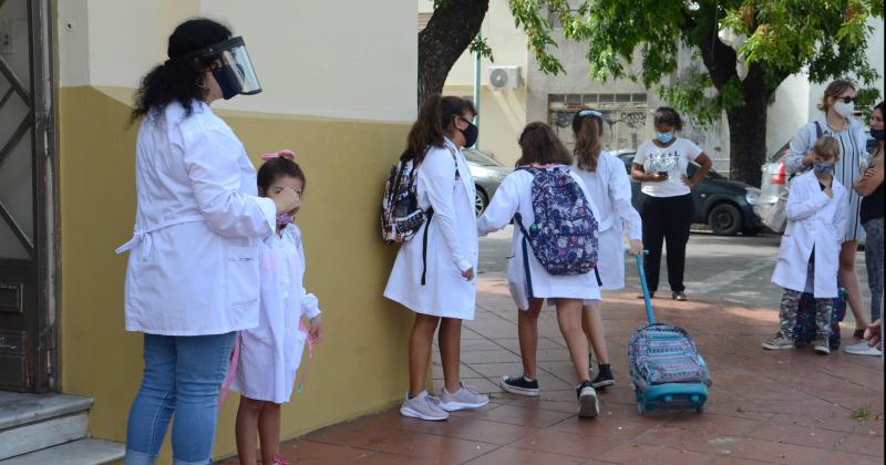 Todo listo para volver a las aulas- piden útiles mochilas y guardapolvos en buen estado