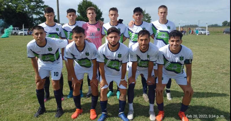 Embajadores ganó en la cancha de Hinojo