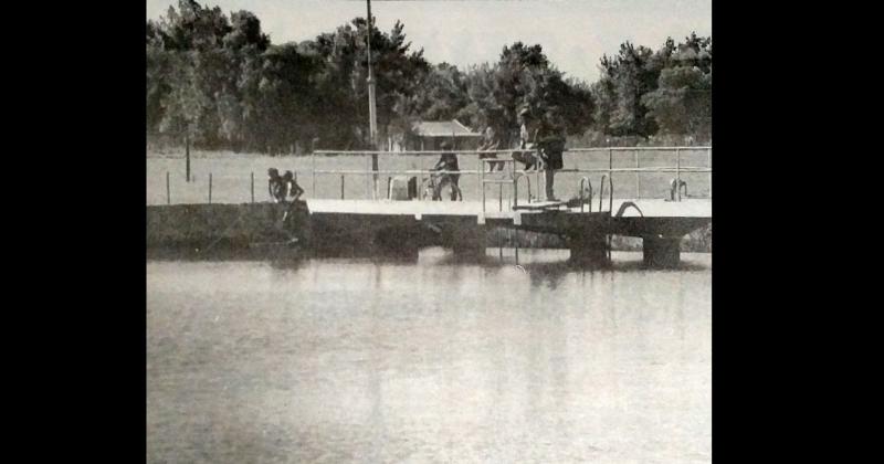 El balneario de la localidad de Colonia San Miguel durante el verano de 1997