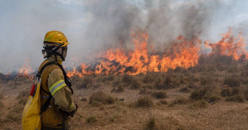 Bomberos de Olavarriacutea y la regioacuten trabajan en los incendios en Corrientes