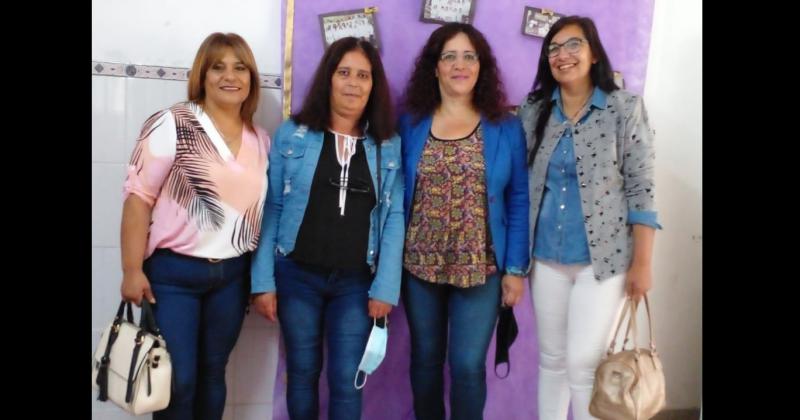 Liliana Susana Claudia y Laura durante un reencuentro ex alumnas de la Escuela Nº 76 Hermanas Pinto (Miriam Castellano Fotografía)