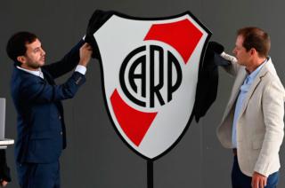 Una nueva identidad- River renovoacute su escudo y presentoacute sus cambios