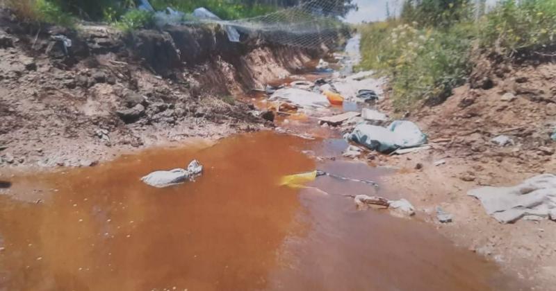 Denuncian que la planta de residuos estaacute contaminando el arroyo y que el Municipio estaacute ausente