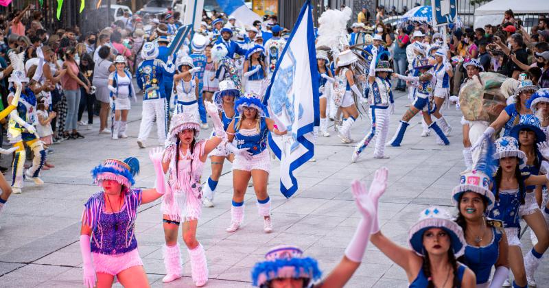 Kicillof y Saintout encabezaron el lanzamiento del programa Carnaval es Cultura