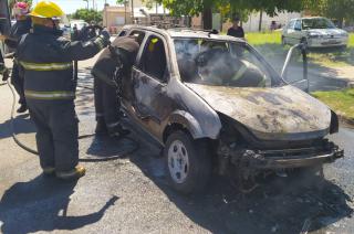 Una camioneta sufrió perdidas totales tras un incendio