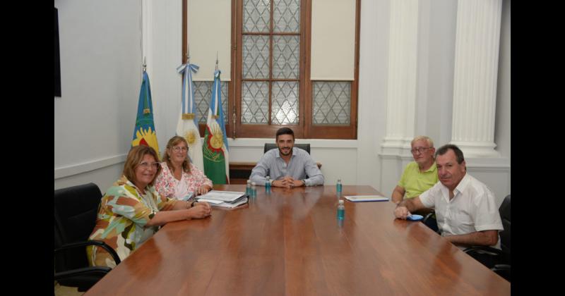 Galli se reunioacute con autoridades de Bomberos Voluntarios