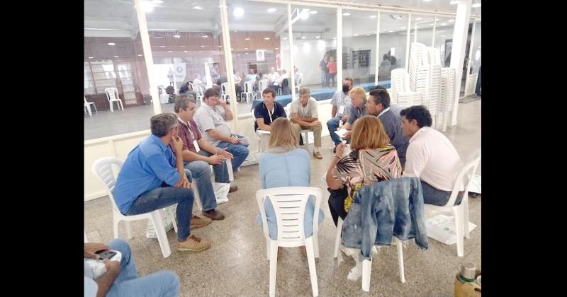 Los participantes en las Jornadas trabajaron en grupos con los miembros de los entes sanitarios