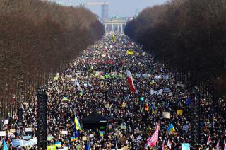 Crecen en Europa las protestas contra el ataque de Rusia a Ucrania