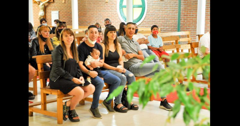 El bautismo de Gabriel Labour Libero realizado en la parroquia San Cayetano (Fotografía Walter Bonifacio)