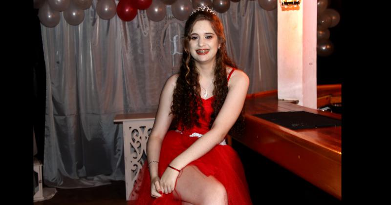 Leonela Rueda en el festejo de sus 15 años (Enrique Zelaya Fotografías)