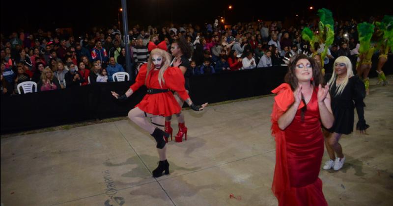 Los Corsos calentaron la noche olavarriense con alegriacutea y color