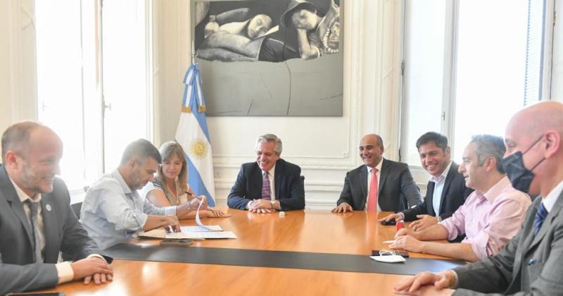 El Gobierno nacional firmoacute convenios por maacutes de 75000 millones de pesos con la provincia de Buenos Aires