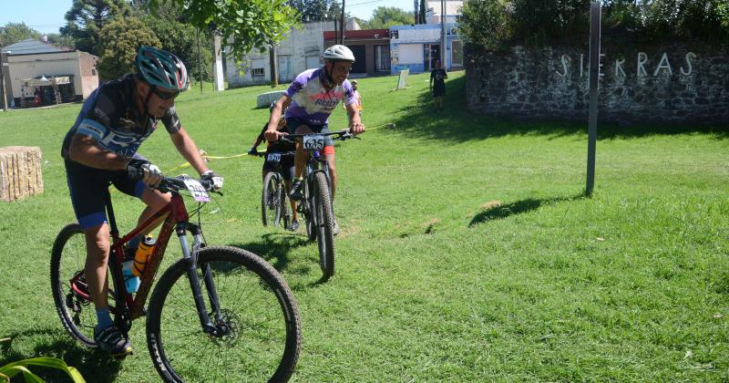 Giuliano y Ballarini los mejores en la MTB Kintildeewn