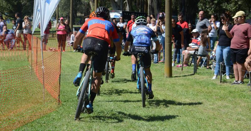 Giuliano y Ballarini los mejores en la MTB Kintildeewn