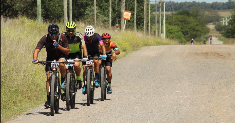 Giuliano y Ballarini los mejores en la MTB Kintildeewn