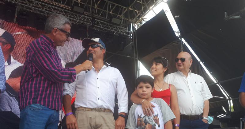 La camioneta y el auto 0km del Festival fueron para dos olavarrienses