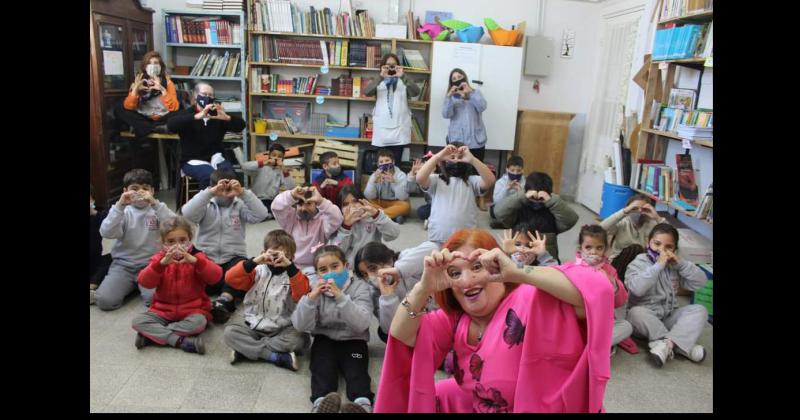 Aplauso corazón- recorrido por escuelas rurales de la Provincia de Buenos Aires