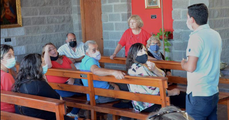 La reunión del funcionario provincial con los vecinos se llevó a cabo en la Capilla del barrio