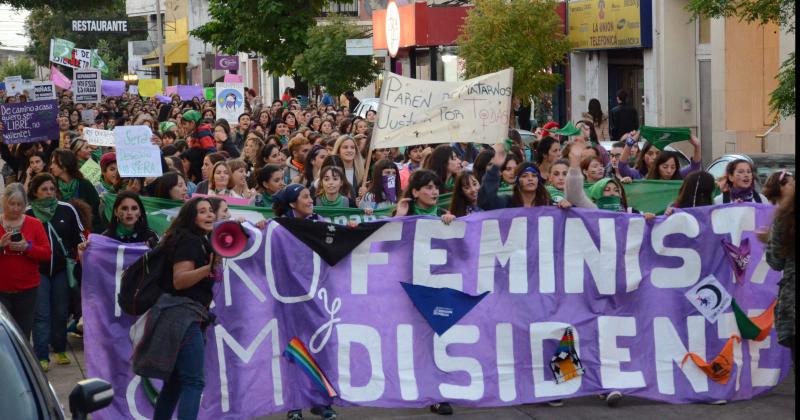 Festival y marcha por el 8M en el Parque Mitre