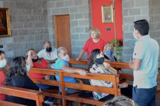 La reunión del funcionario provincial con los vecinos se llevó a cabo en la Capilla del barrio