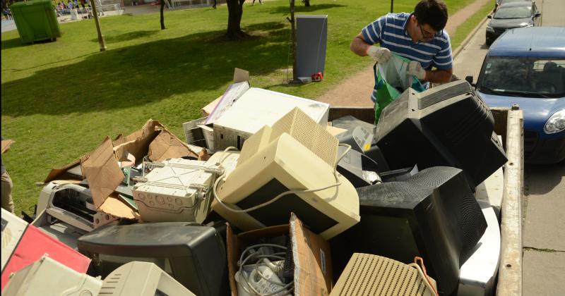 El lugar que propuso el Municipio para esta actividad es el Ecopunto del Parque Avellaneda ubicado frente al Barrio CECO I Adems indicaron que en caso de precipitaciones la actividad se suspender