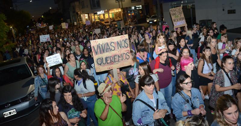 Las mejores fotos de la multitudinaria marcha del 8M 