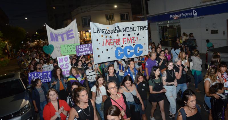 Las mejores fotos de la multitudinaria marcha del 8M 