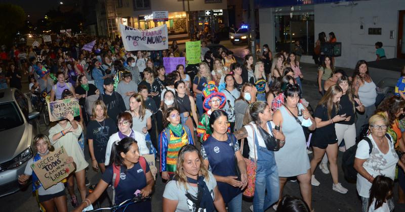 Las mejores fotos de la multitudinaria marcha del 8M 