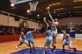 El equipo Bataraz no pudo ante Z�rate Basket en el gimnasio Carlos Vasino