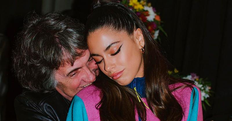 Tini Stoessel postergó sus shows por la salud de su padre