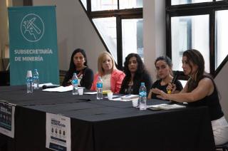 El conversatorio se tituló Minería en Deconstrucción- mujeres en la Industria Minera