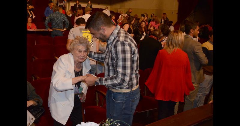 Laura Tropea y el grupo Ola Rosa ganaron los premios Dina Pontoni y Florentina Goacutemez Miranda