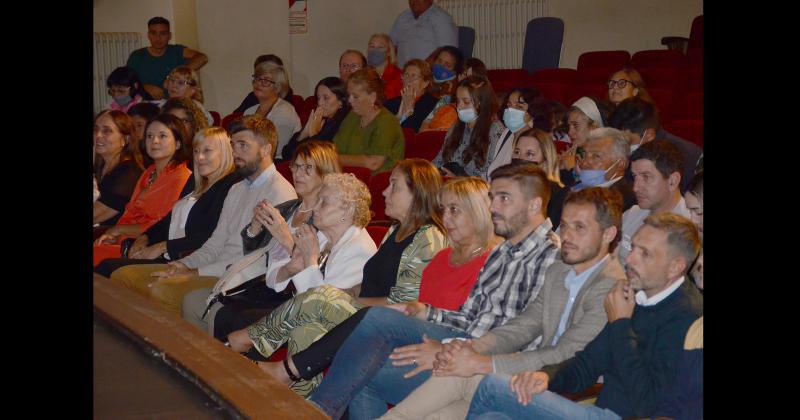 Laura Tropea y el grupo Ola Rosa ganaron los premios Dina Pontoni y Florentina Goacutemez Miranda