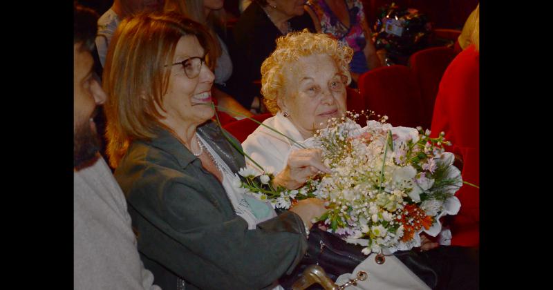 Laura Tropea y el grupo Ola Rosa ganaron los premios Dina Pontoni y Florentina Goacutemez Miranda