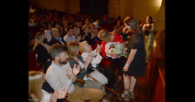 Laura Tropea y el grupo Ola Rosa ganaron los premios Dina Pontoni y Florentina Goacutemez Miranda