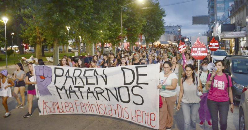 Las calles se poblaron al grito de Paren de matarnos