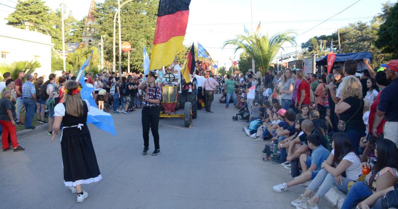 Las mejores fotos de la 10deg edicioacuten de la Kreppelfest