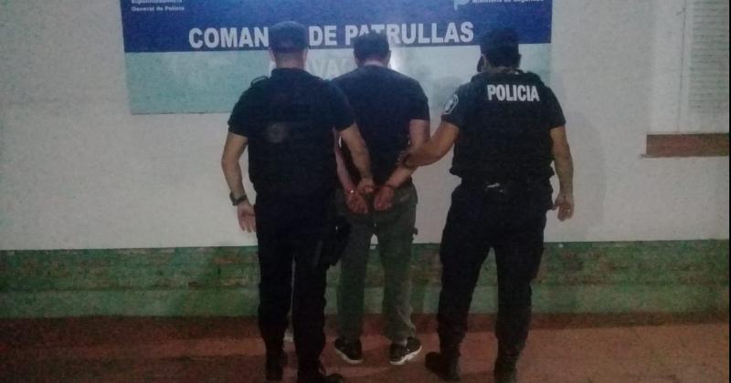 Golpeó a policías y terminó aprehendido