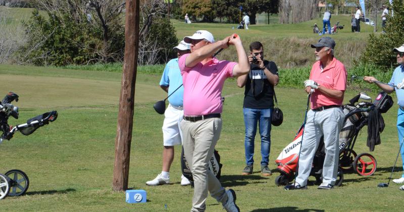 El torneo de golf reúne a muchos protagonistas locales