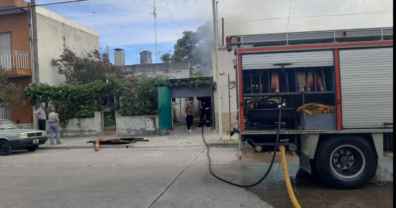  Incendio en una casa del barrio Roca Merlo