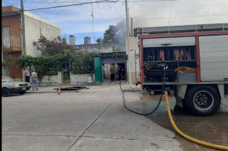  Incendio en una casa del barrio Roca Merlo