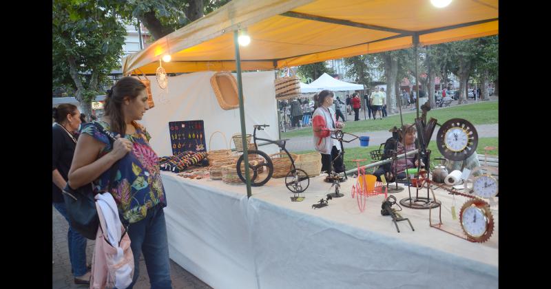 El Diacutea del Artesano se vivioacute con una notable convocatoria en la Gran Feria